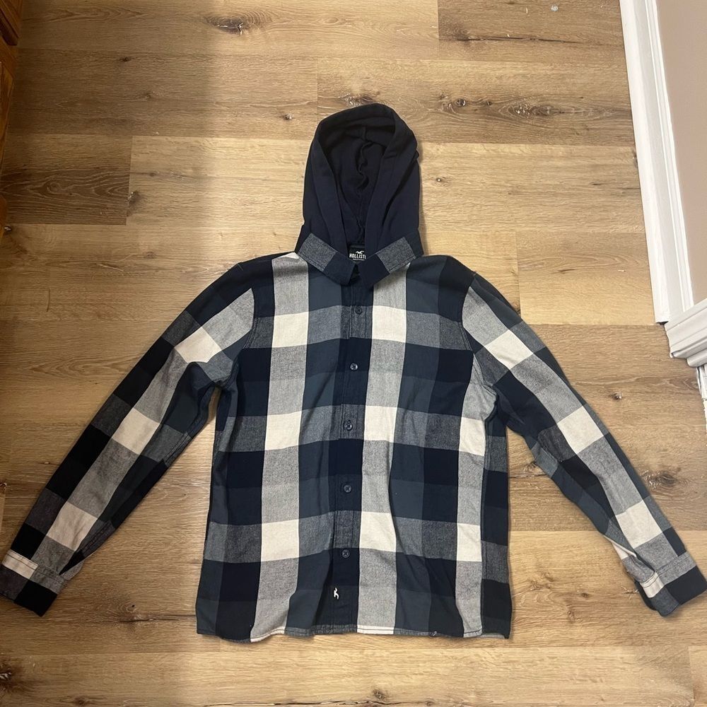 3 Hollister Top Bundle - Picture 2 of 7